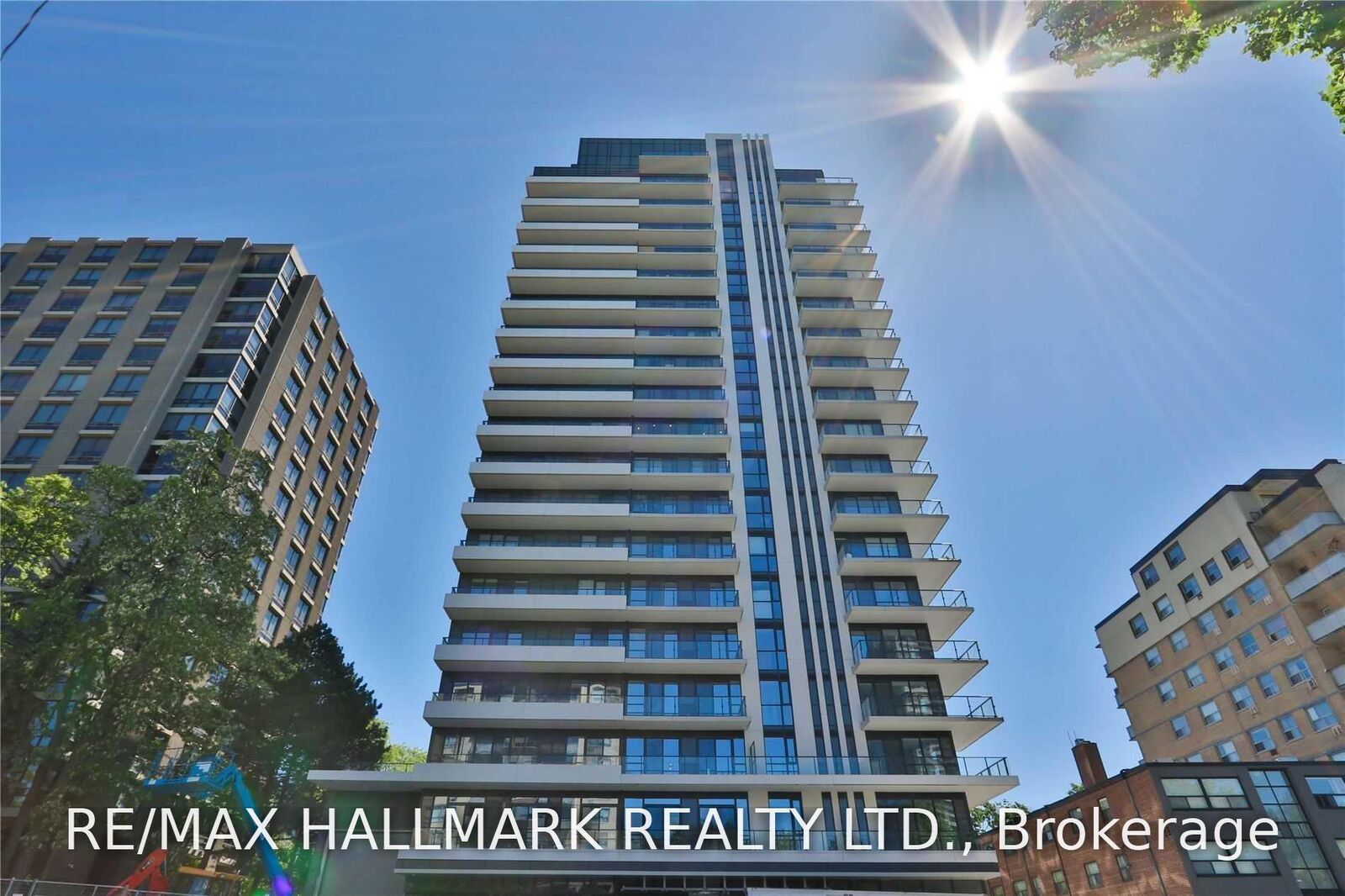Property Photo: 609 Avenue Road 402 ON M4V 2K3