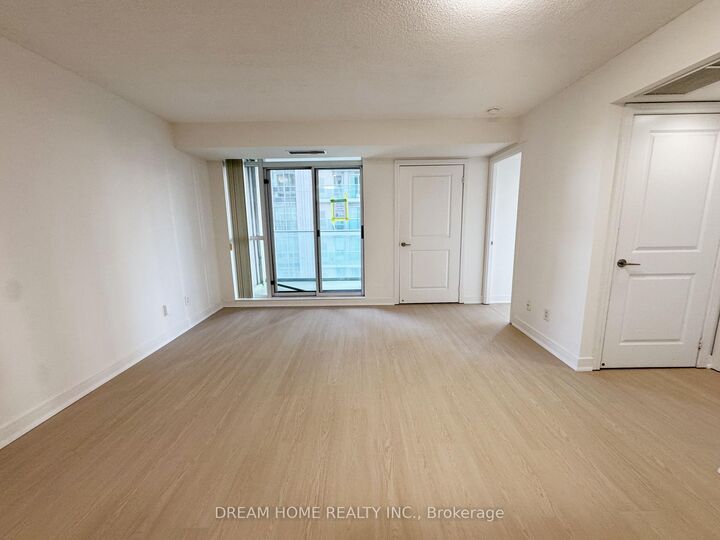 Property Photo:  35 Bales Avenue 605  ON M2N 7L7 