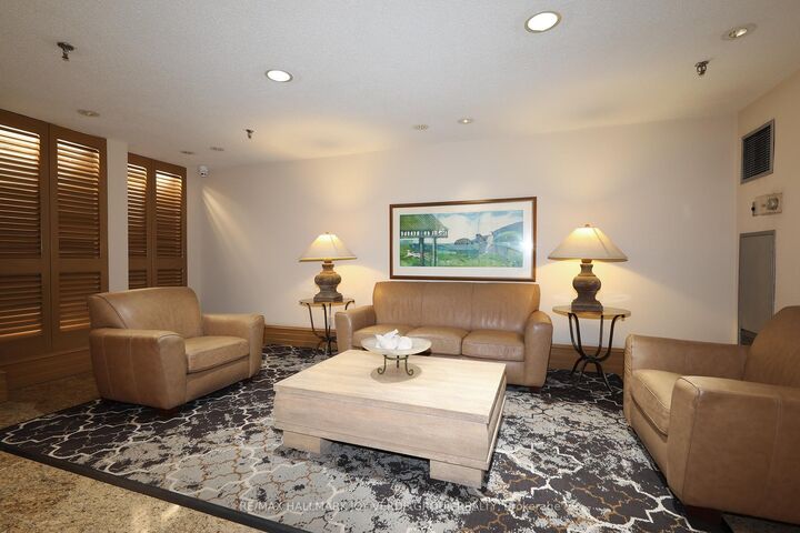 Property Photo:  5 Kenneth Avenue 405  ON M2N 6M7 