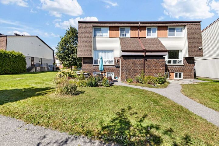Property Photo:  38 Woodvale N/A 47  ON K2G 4H4 