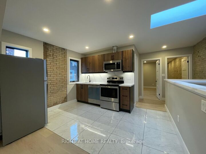 Property Photo:  363 Parkside Drive 3  ON M6R 2Z5 