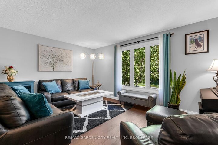 Property Photo:  54 Crestcombe Road  ON L2S 2J4 