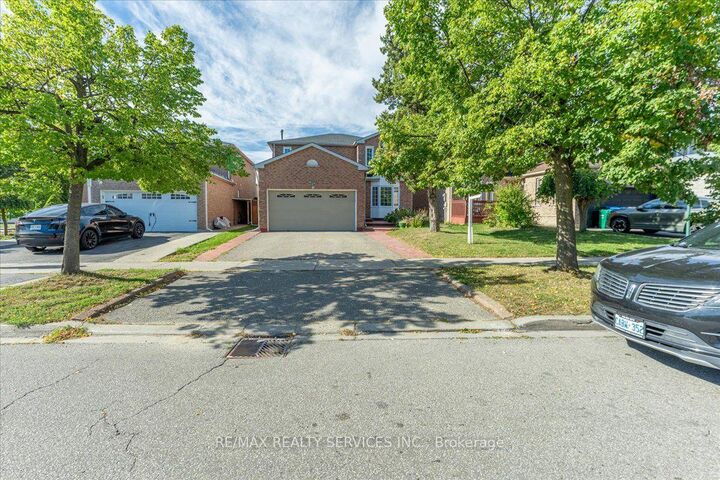 Property Photo:  7 Duggan Drive  ON L6Y 4K8 