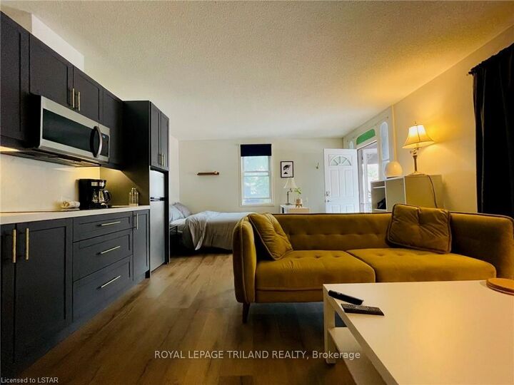 Property Photo:  173 William Street C  ON N5L 1C7 