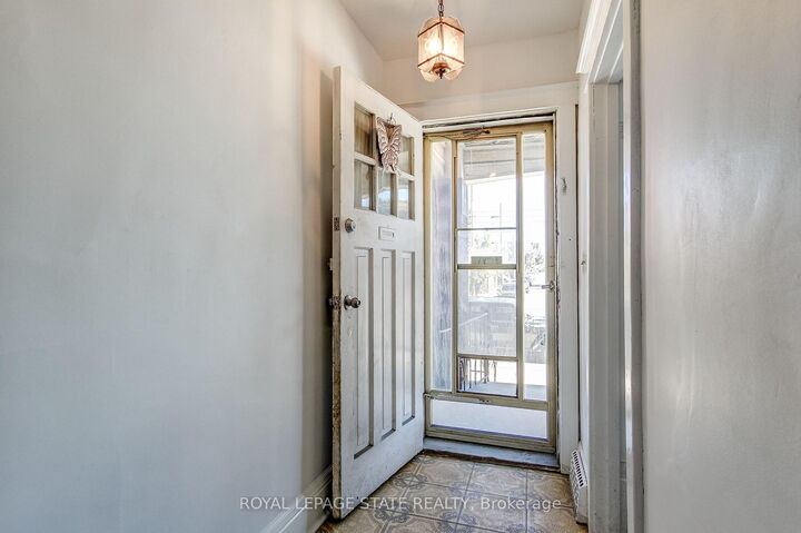 Property Photo:  69 Gage Avenue N  ON L8L 6Z8 