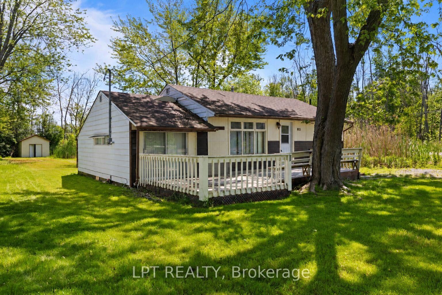 Property Photo:  815 Paradise Drive  ON L0E 1S0 