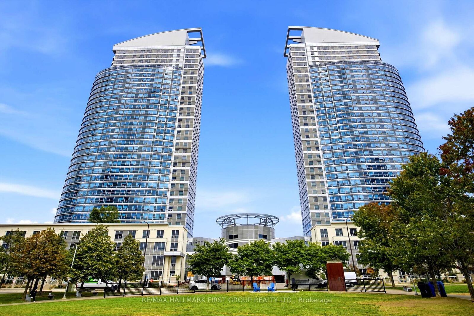 Property Photo:  36 Lee Centre Drive 1002  ON M1H 3K2 