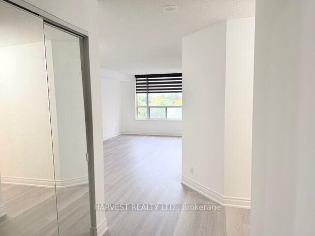 Property Photo:  100 Upper Madison Avenue 710  ON M2N 6M4 