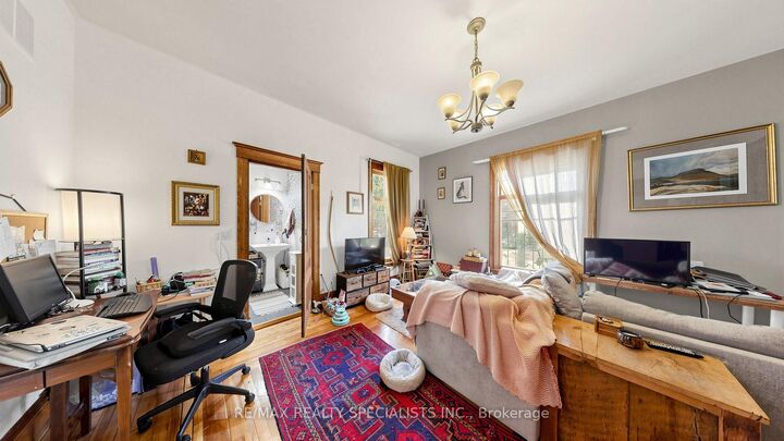Property Photo:  1316 King Street E  ON L8M 1H3 