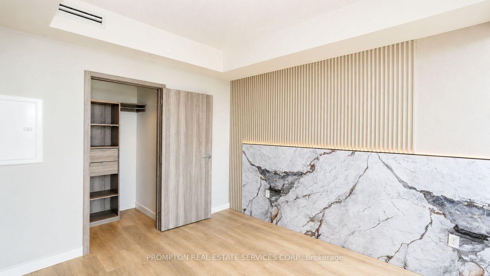 Property Photo:  85 McMahon Drive 2115  ON M2K 0H2 