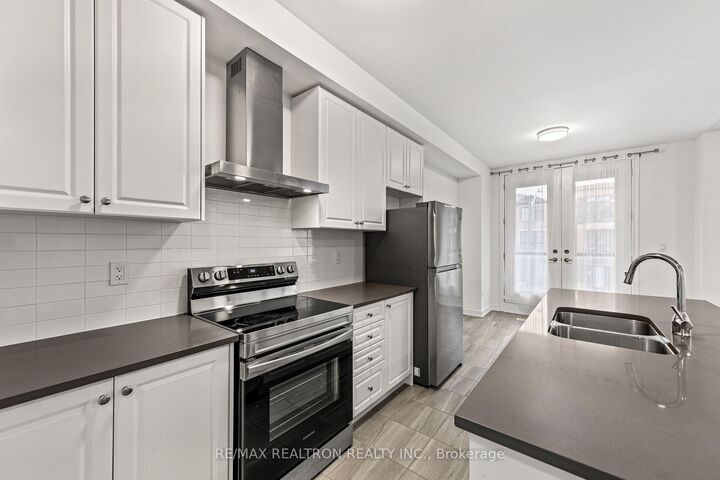 Photo de la propriété:  139 Blue Forest Crescent  ON L9J 0N5 