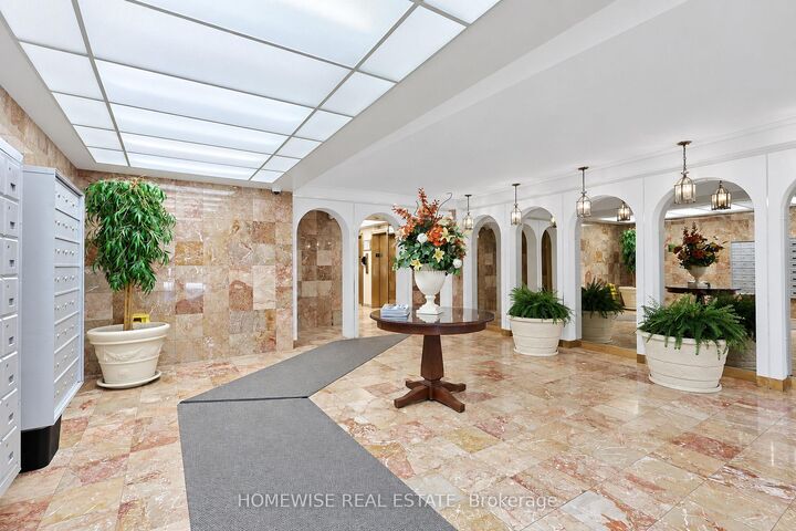 Property Photo:  485 Kingston Road 610  ON M4L 1V6 