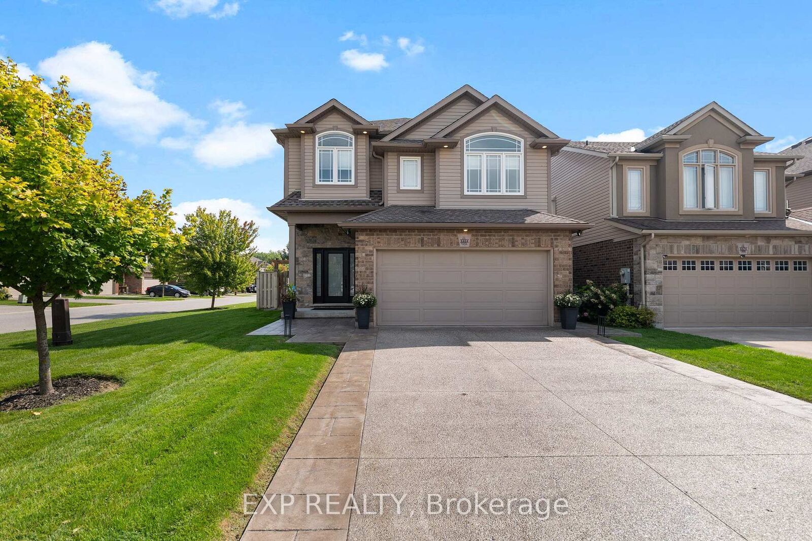 Property Photo:  6464 Desanka Avenue  ON L2H 0B4 
