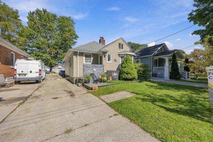 Property Photo:  272 Kathleen Avenue  ON N7T 1E3 