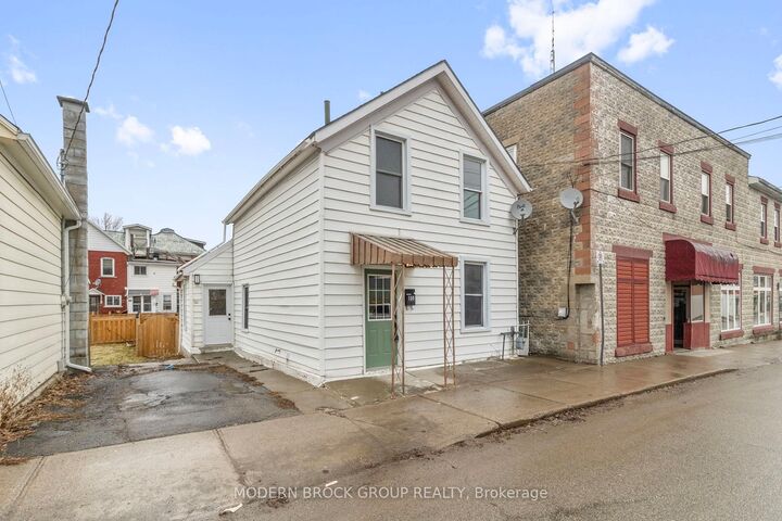 Property Photo:  108 George Street  ON K6V 3V9 