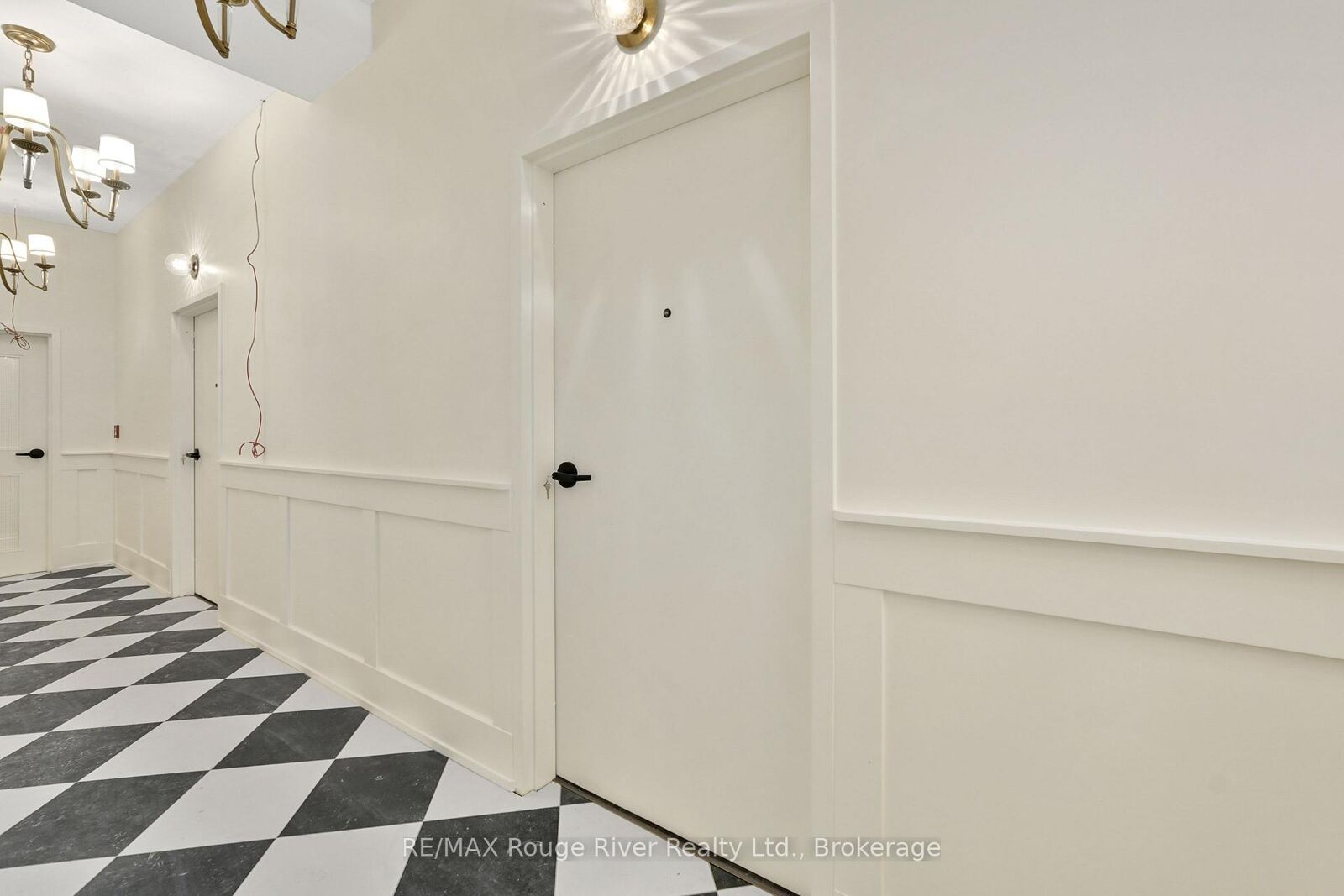 Property Photo:  29A King Street W 203  ON K9A 2M1 