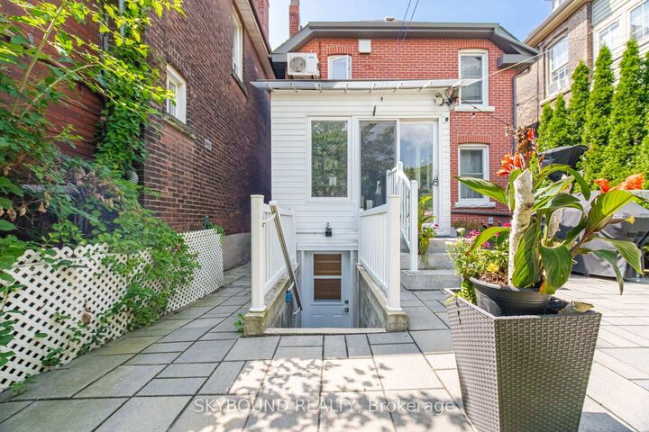 Property Photo:  243 Keele Street Lower  ON M6P 2K1 