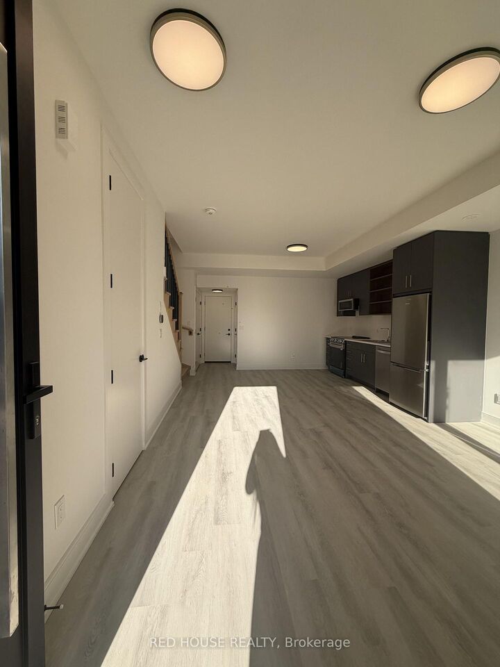 Property Photo:  238 Ellis Avenue  ON L2P 0H2 