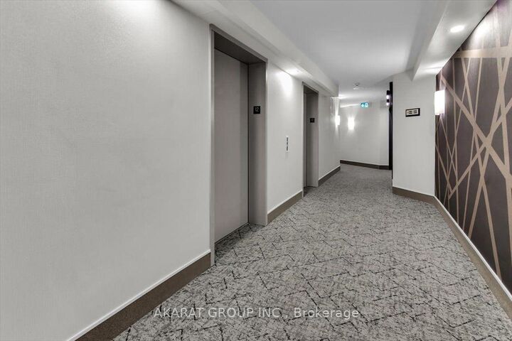 Photo de la propriété:  44 Gerrard Street W 1204  ON M5G 2K2 