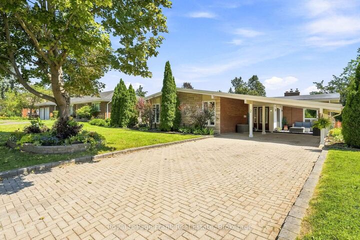 Property Photo:  2 Crestwood Avenue  ON K9J 1M8 