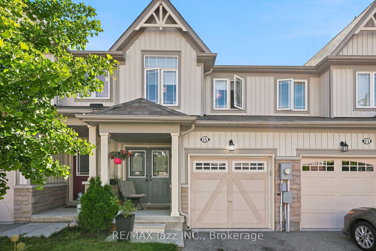 Property Photo:  15 Farmstead Drive  ON L1C 0K9 