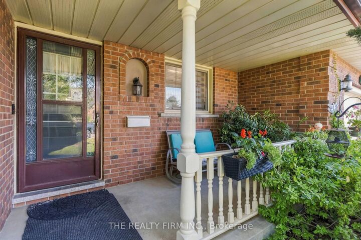 Property Photo:  1132 Iroquois Crescent  ON N4T 1C3 