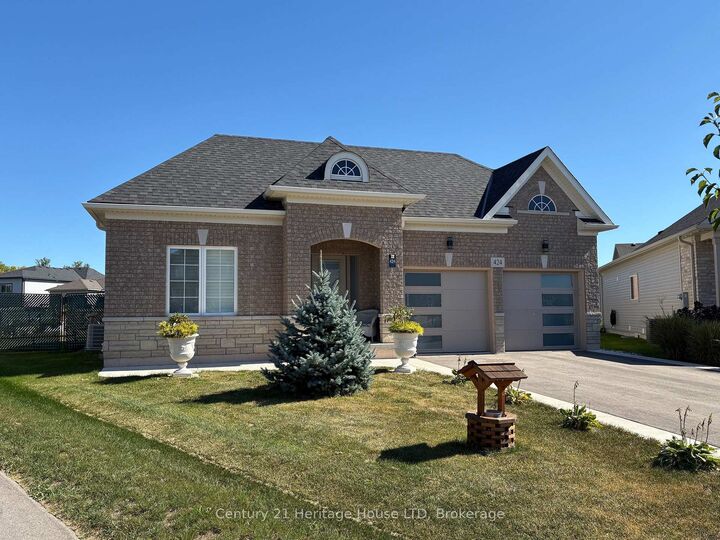 Property Photo:  424 Williams Crescent  ON L2A 0E9 