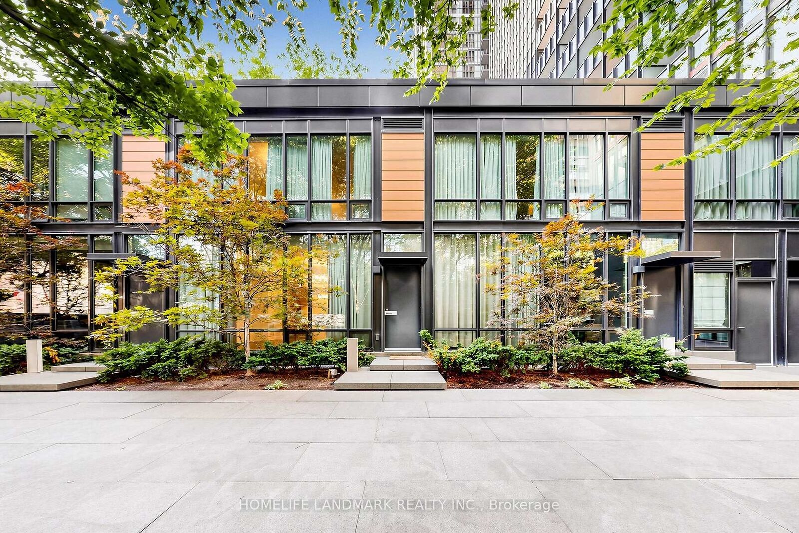 Property Photo:  110 Charles Street E Th03  ON M4Y 1T5 