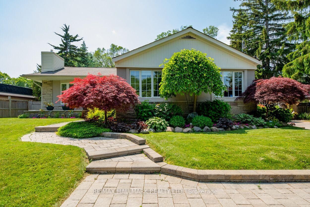 Property Photo:  12 Guildcrest Drive  ON M1E 1E3 