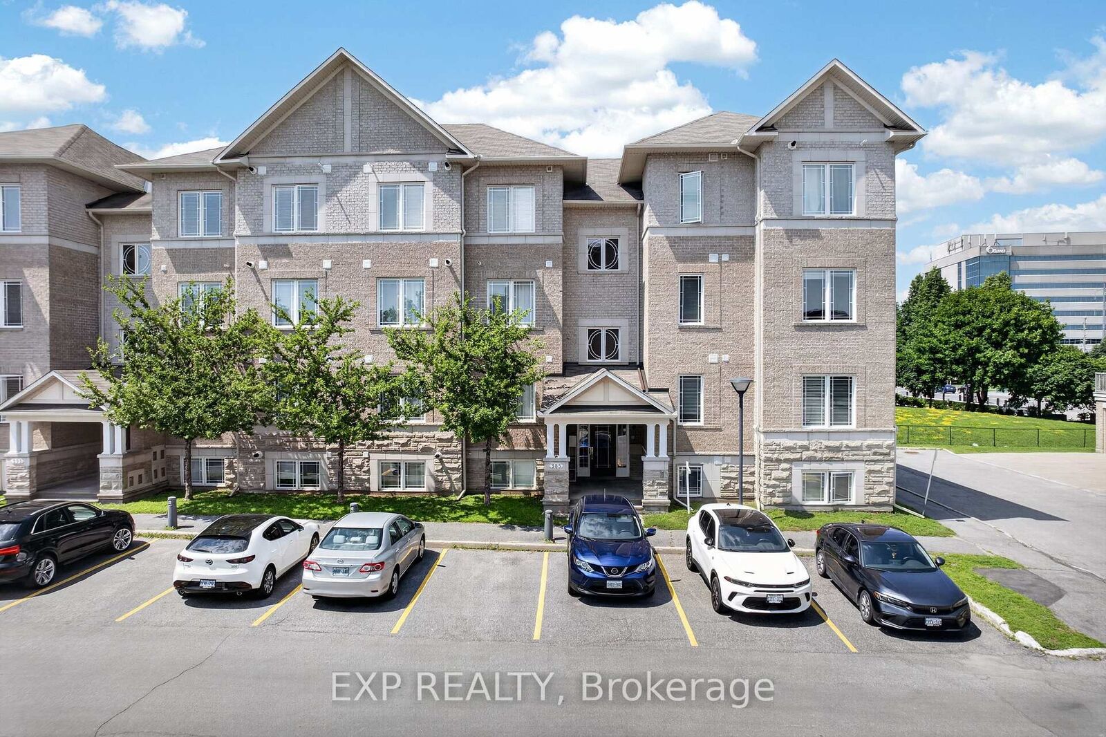 Property Photo:  385 Paseo Private 4  ON K2G 4N7 