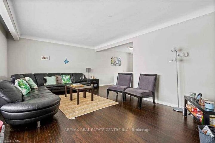 Property Photo:  2 Stewart Avenue  ON L2V 2W5 