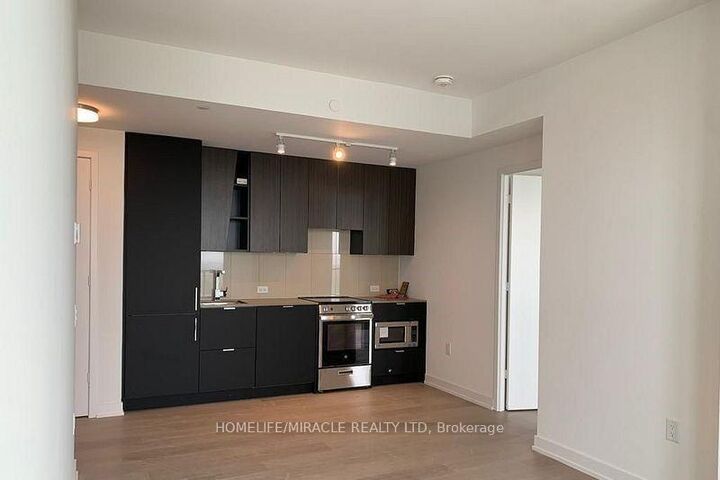 Property Photo:  3883 Quartz Road 5101  ON L5B 0M4 