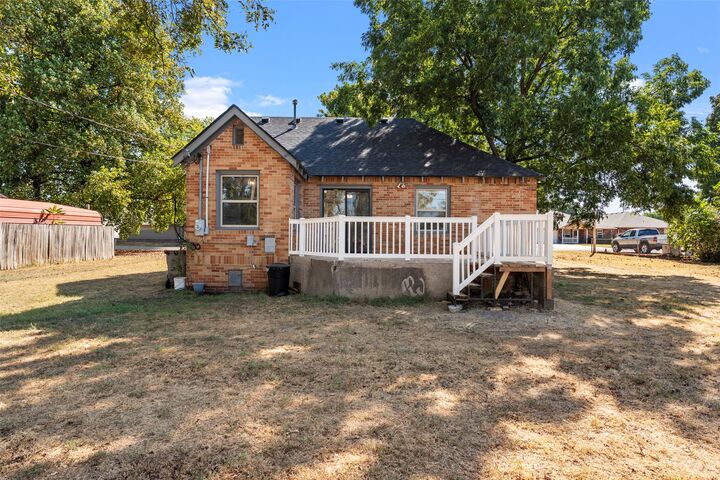Property Photo:  704 S Grand  OK 74344 