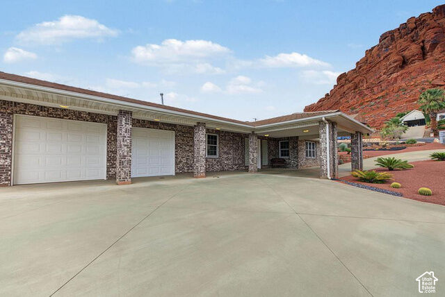 Property Photo: 339 W Sandstone Cir UT 84770