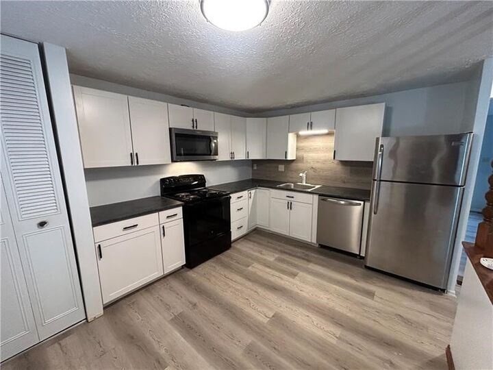 Property Photo:  3101 Camberly Dr  PA 15044 
