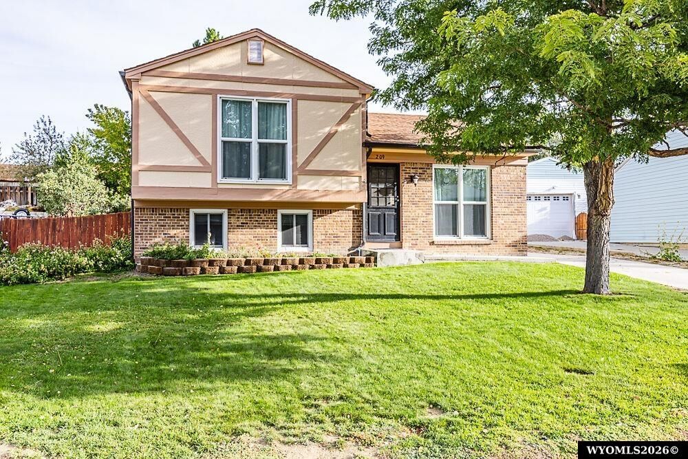 Property Photo: 209 Taylor St WY 82901