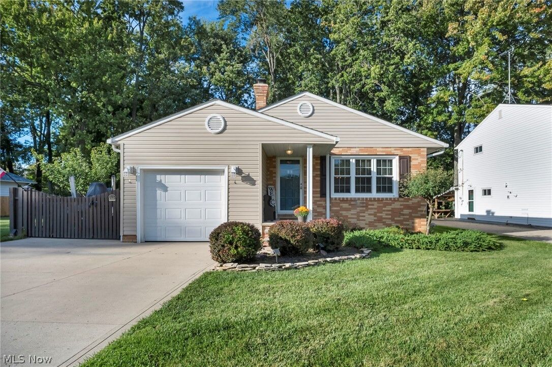 Property Photo:  34853 Lakeshore Boulevard  OH 44095 