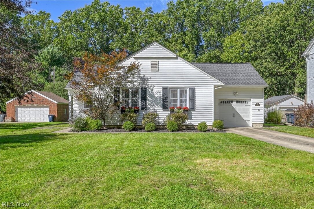 Property Photo:  154 Birdwood Road  OH 44313 