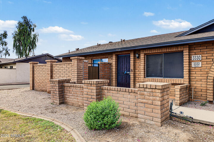 Property Photo: 3330 S Parkside Drive AZ 85282