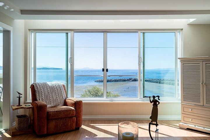 Property Photo:  15165 Marine Drive 3rd Floor  BC V4B 1C5 