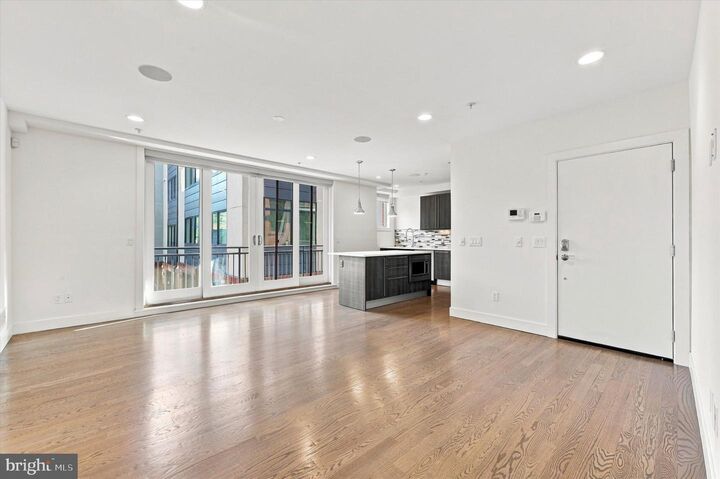 Property Photo: 138-40 N Front Street 2R PA 19106