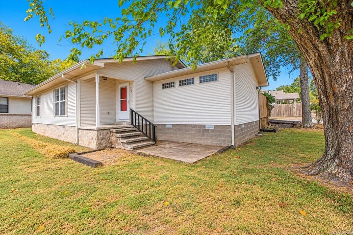 Property Photo: 524 E North Street AR 72015