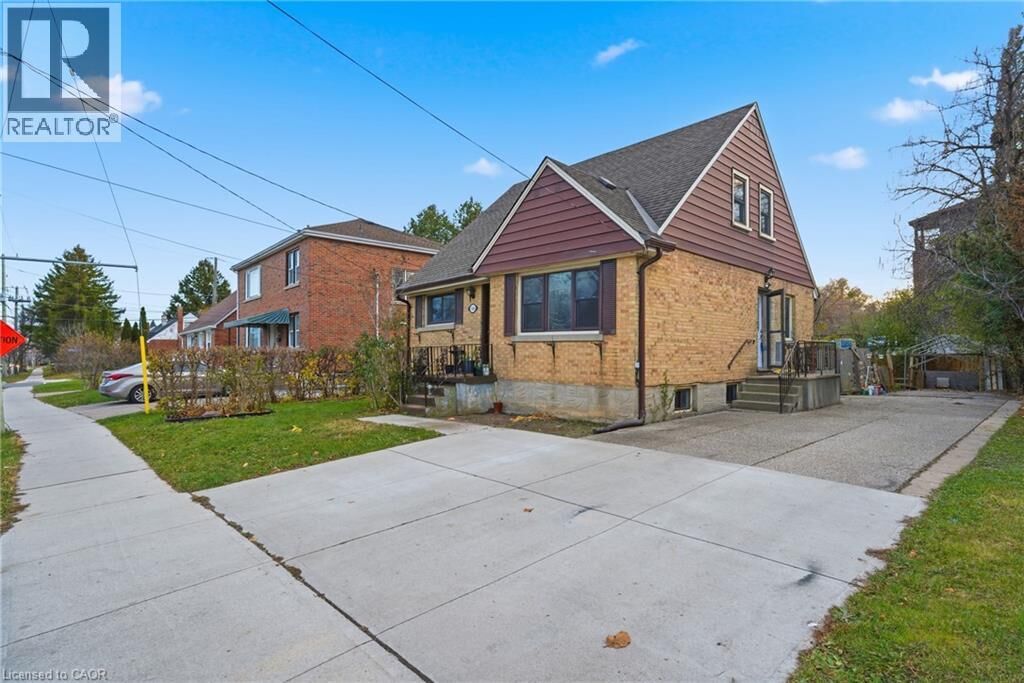 Property Photo:  549 Weber Street East  ON N2H 1E9 