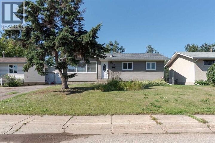 Property Photo: 32 Moberly Crescent AB T9H 1G9