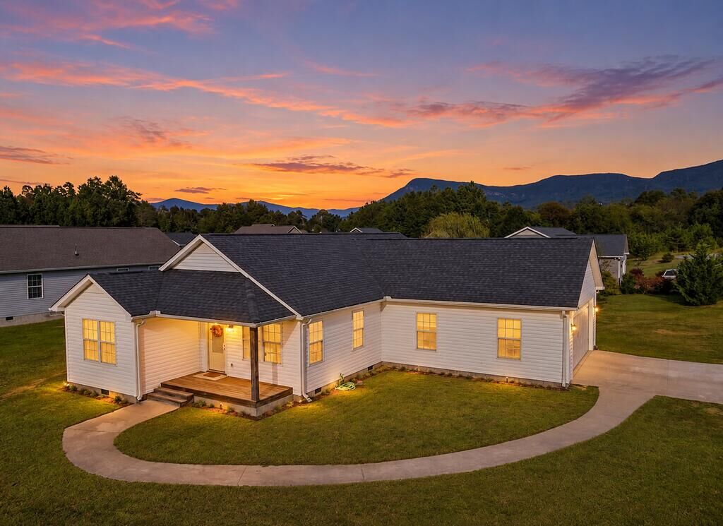 Property Photo: 473 Timberbrook Drive GA 30705