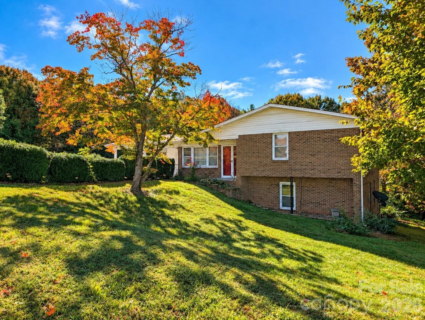Property Photo: 106 Valley View Street NC 28655
