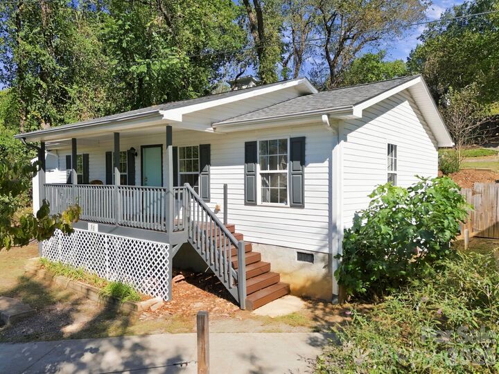 Property Photo: 10 Foggy Hollow Trail NC 28806