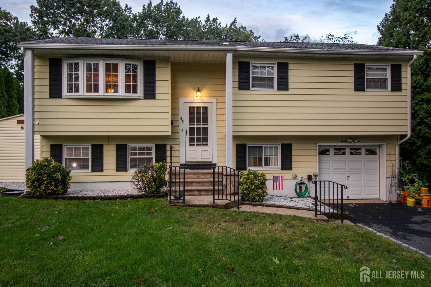 Property Photo:  45 Bradford Road  NJ 08816 