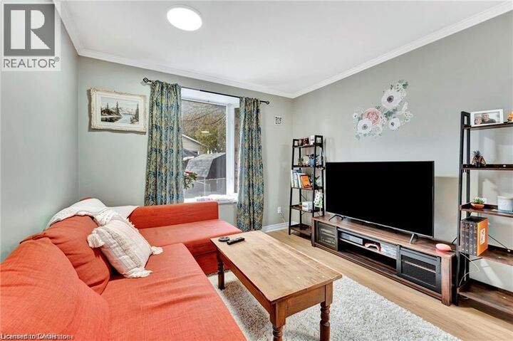 Property Photo:  93 Robertson Crescent  ON N2E 1A6 