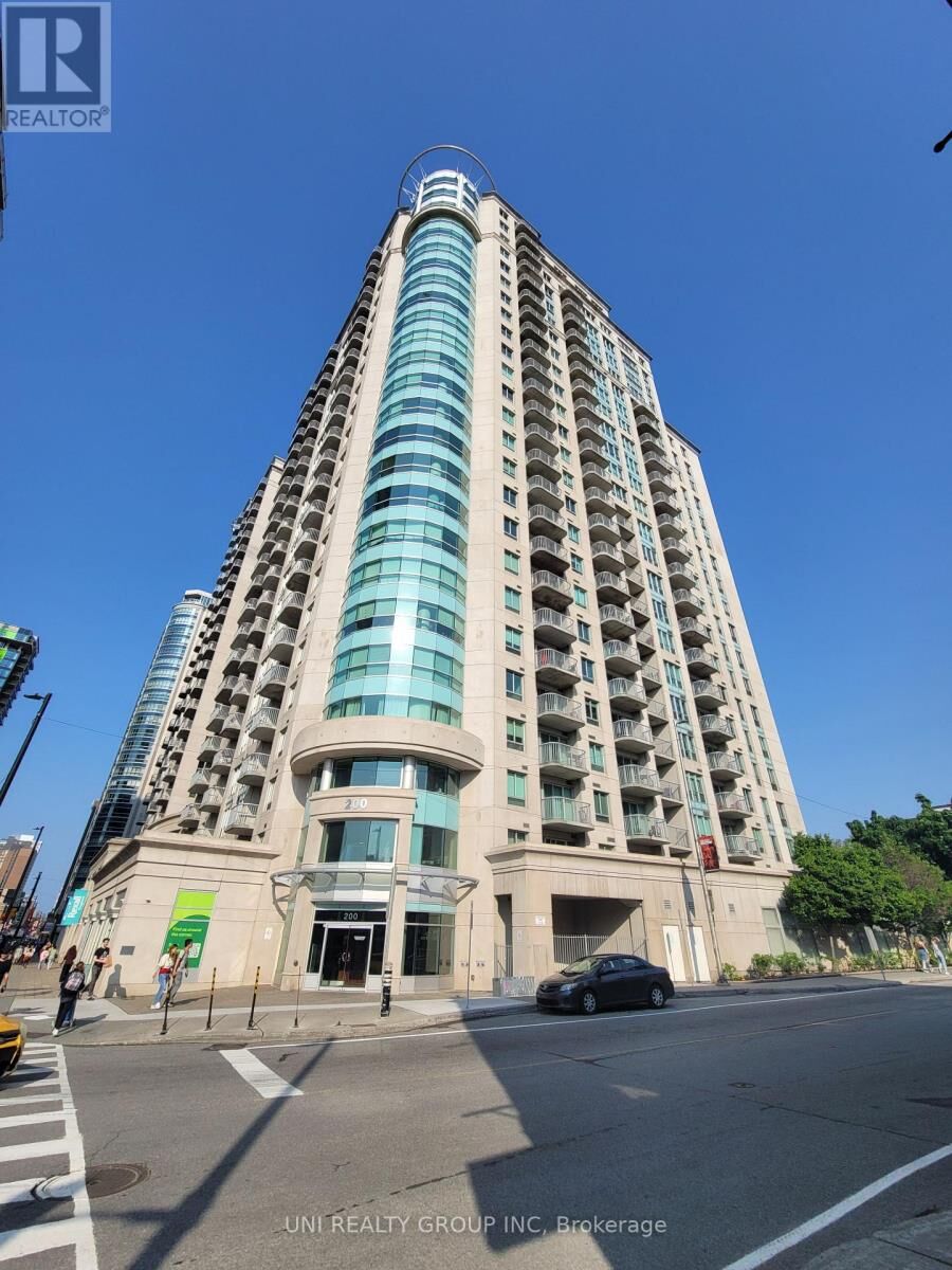 Property Photo: 200 Rideau Street 302 ON K1N 5Y1